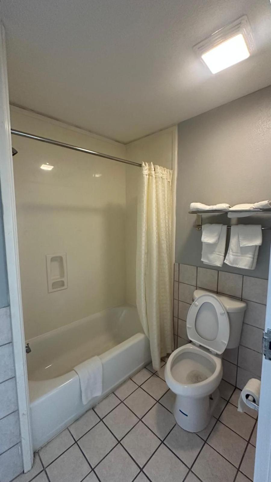 Executive Inn & Suites 웨스트컬럼비아 외부 사진